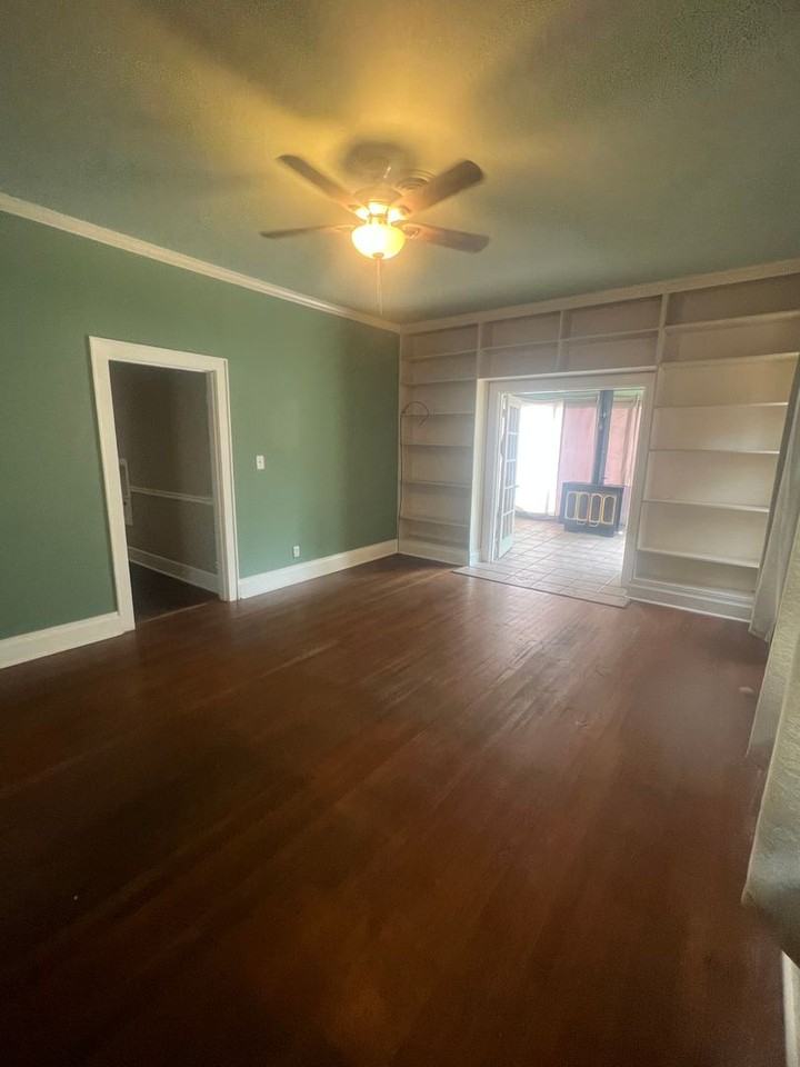 330 Wyandotte St - Photo 2 of 20