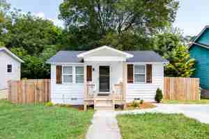 featured image of 221 Turner St
