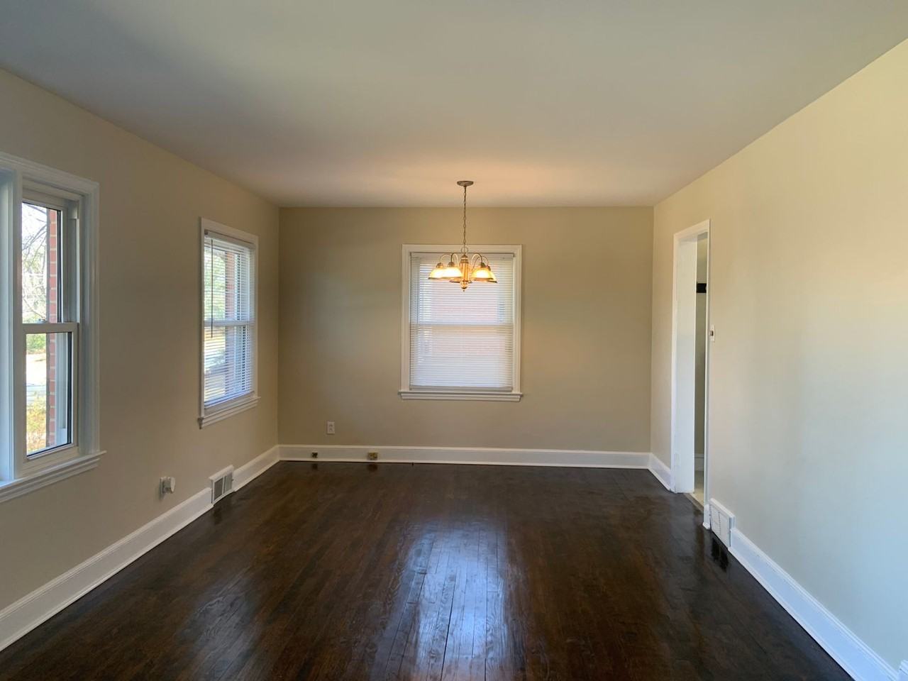 3105 Masonic Dr - Photo 3 of 9