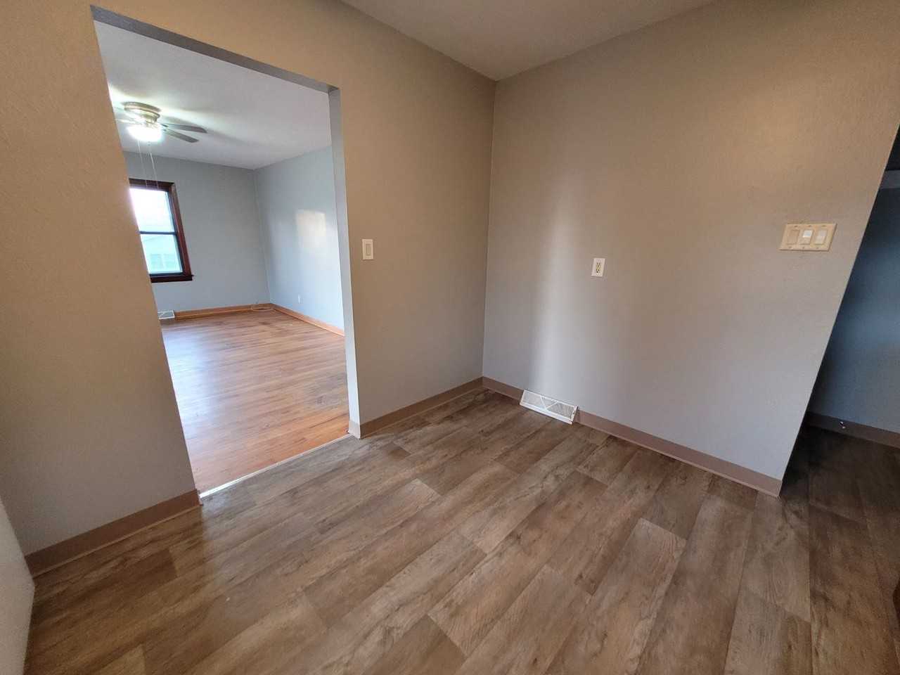 3240 Garfield Ave - Photo 3 of 12