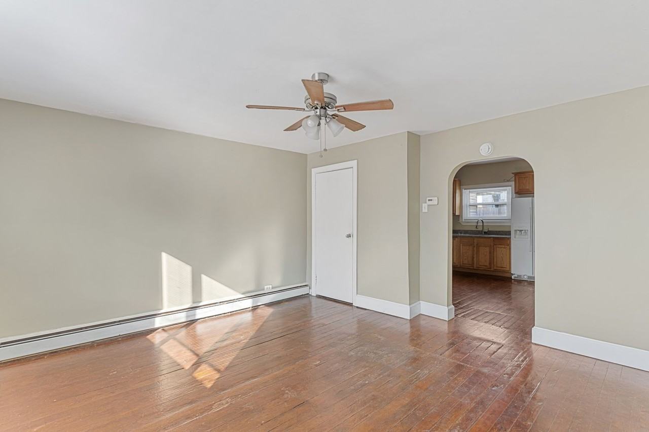 325 Downing Street - Photo 5 of 21