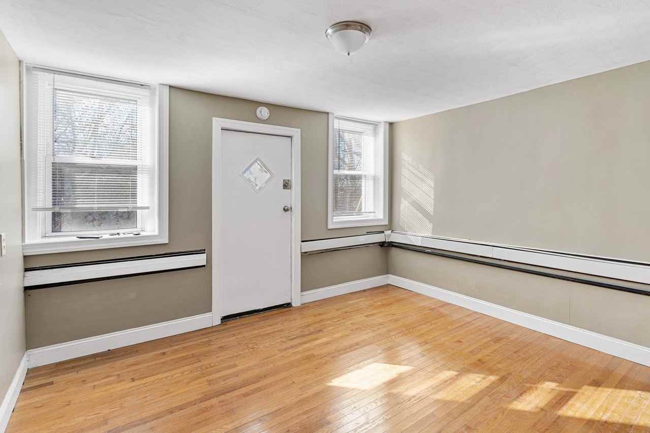 325 Downing Street - Photo 6 of 21