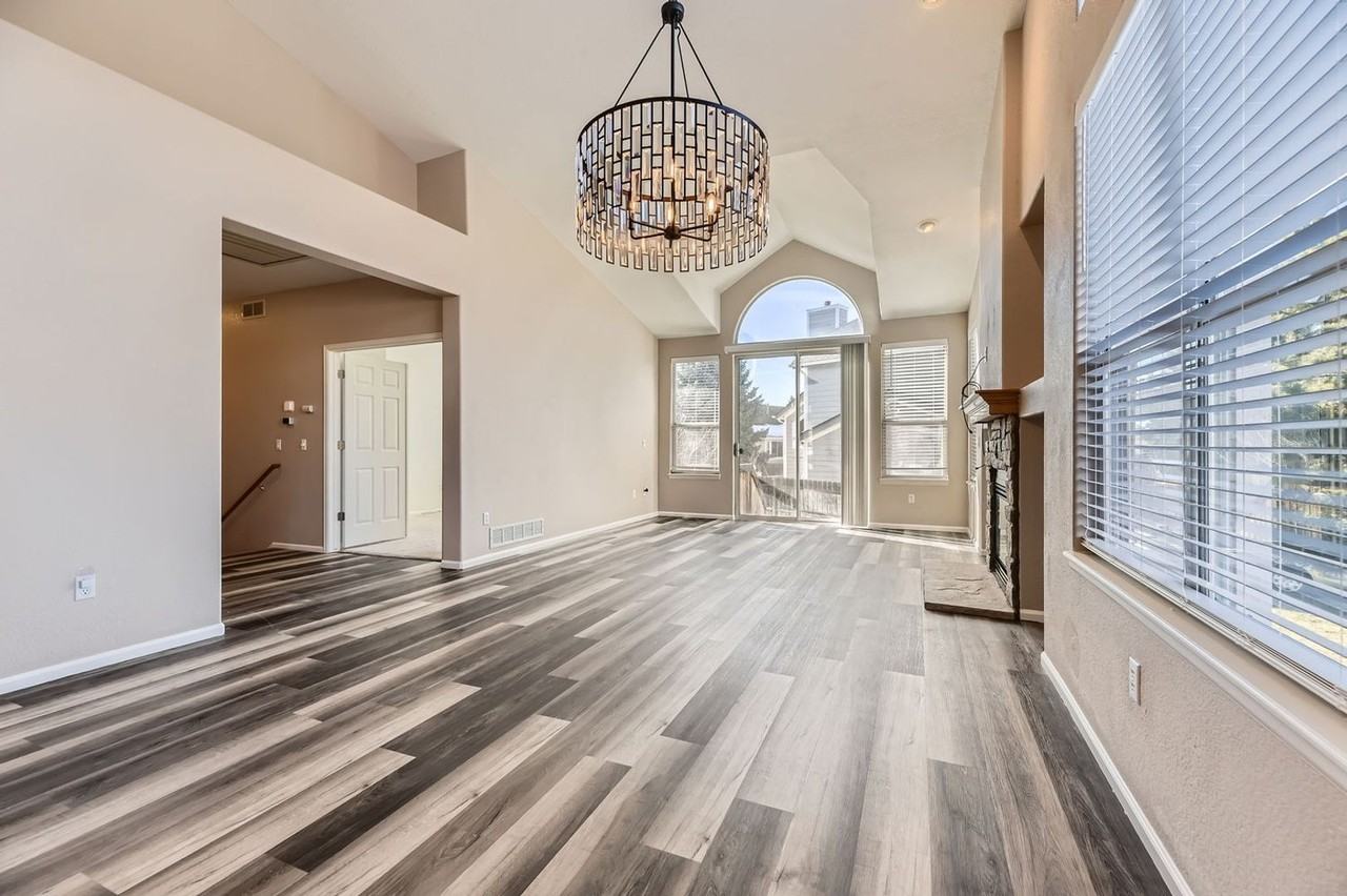 12621 S Beaver Creek Ct - Photo 7 of 30