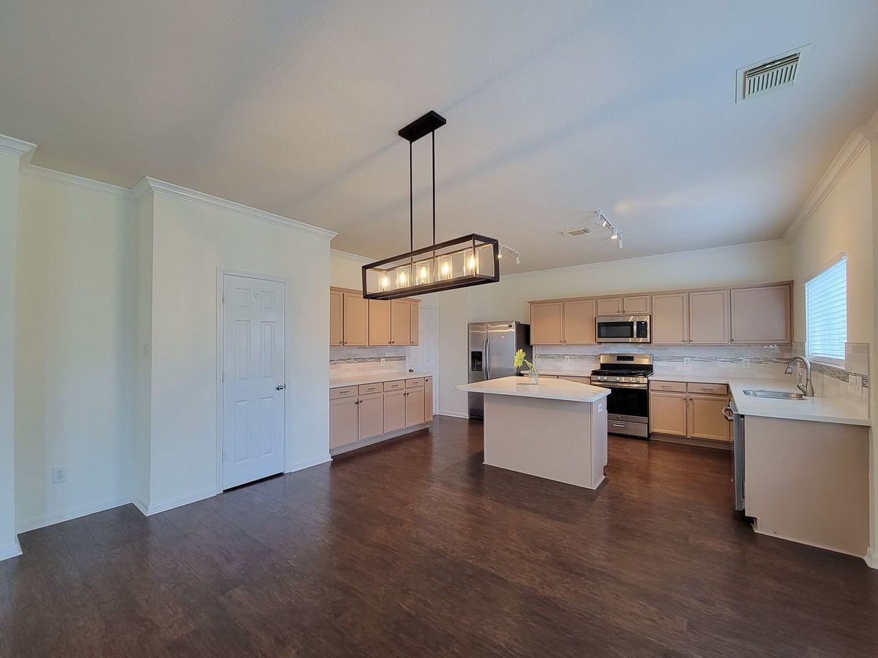 542 Cedar Branch Dr - Photo 2 of 42