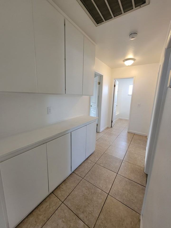 1749 E Laurel Ave - Photo 4 of 11