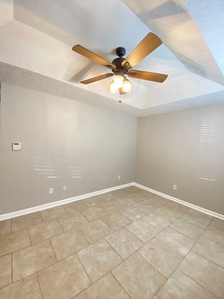 1249 Aubie Dr - Photo 2 of 9