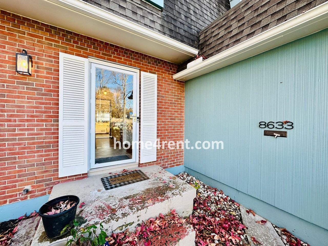 8633 W 89th St - Photo 3 of 49