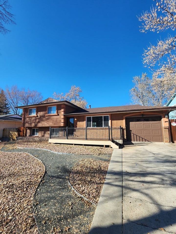 4106 Meadowland Blvd - Photo 2 of 19