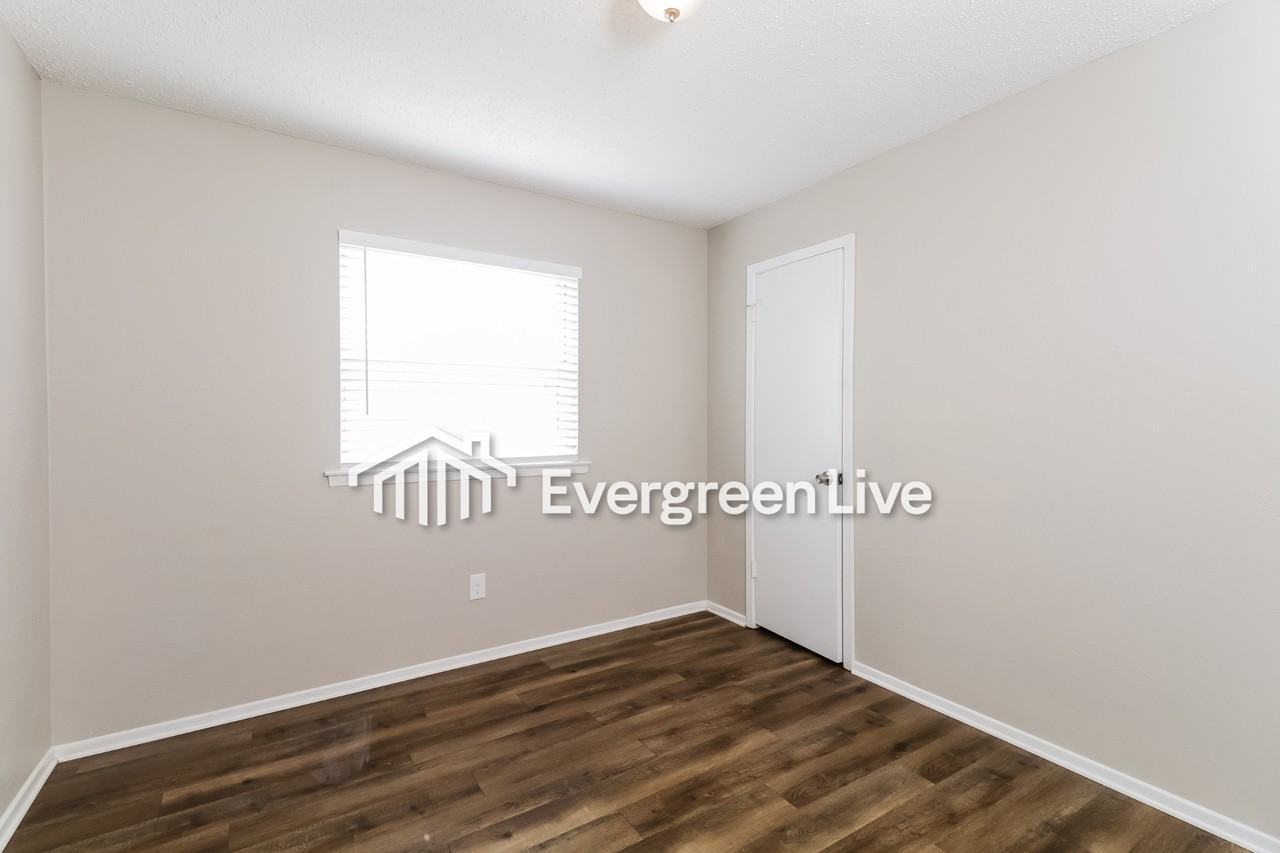 6617 Charmaine Dr - Photo 7 of 20