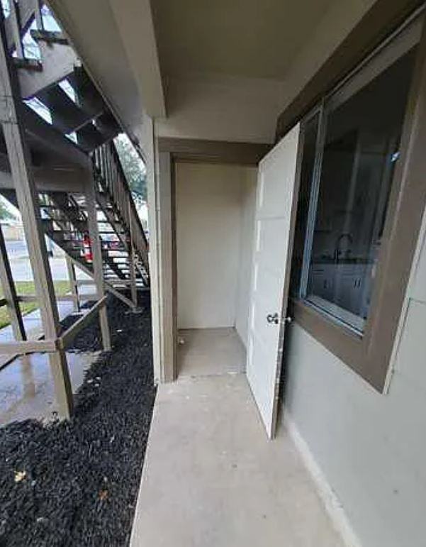 605 W Byrd Blvd #605-1 - Photo 4 of 20