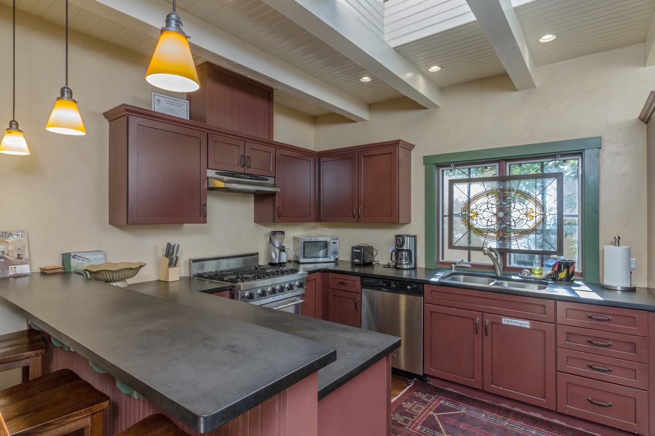 572 W San Francisco St #NA - Photo 2 of 18