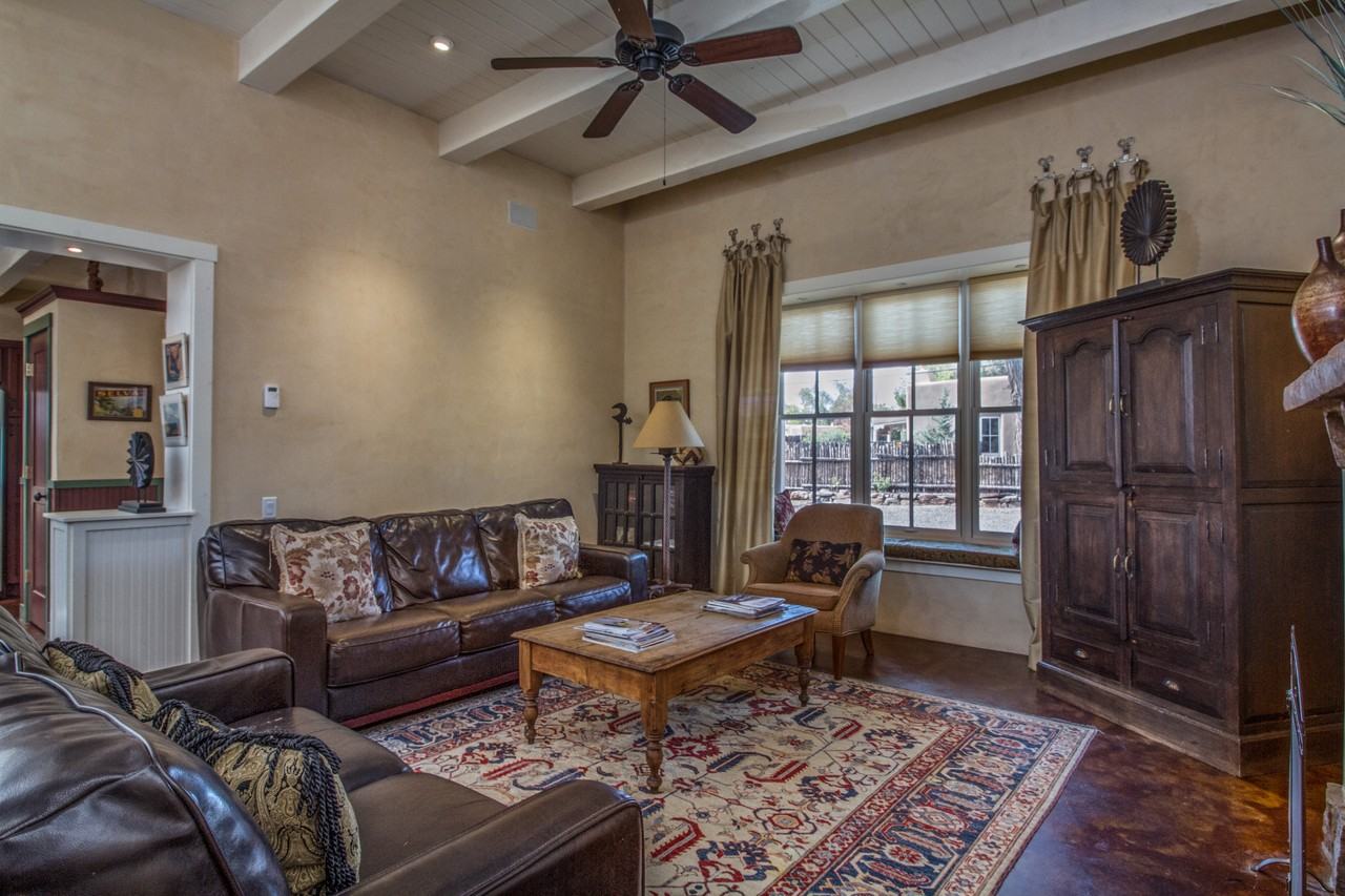 572 W San Francisco St #NA - Photo 3 of 18