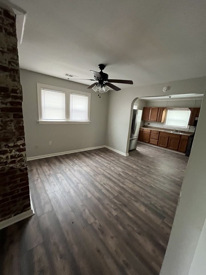 1228 W Walnut St #NA - Photo 3 of 22
