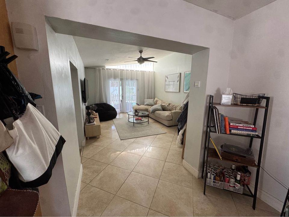 905 16th Terrace #NA - Photo 4 of 10