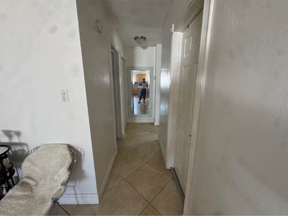 905 16th Terrace #NA - Photo 5 of 10