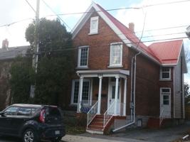 featured image of 244 Sydenham St #1