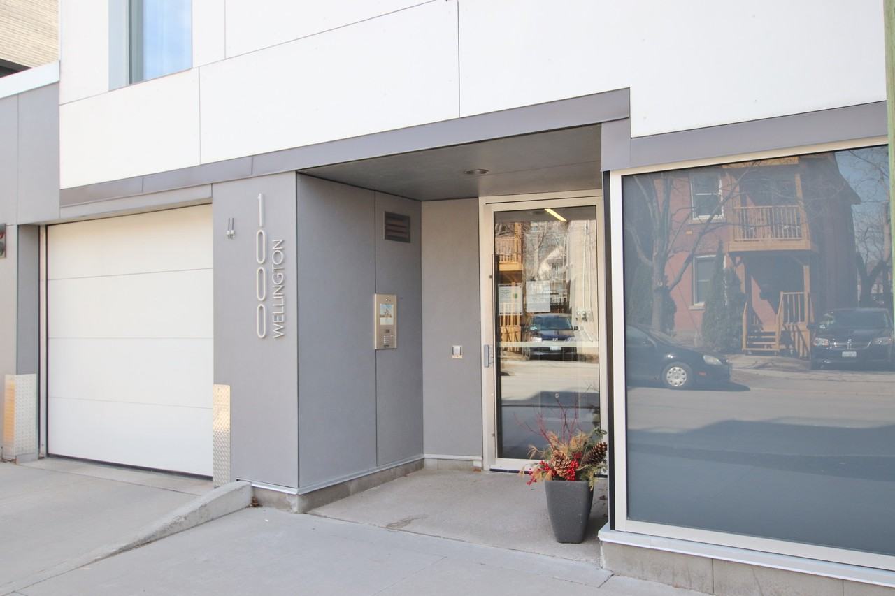 305-1000 Wellington Street West - Move-in Ready! - Photo 3 of 24