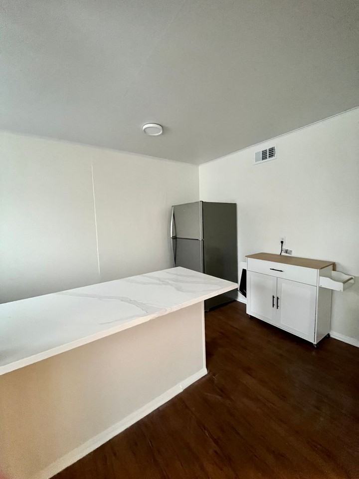 Shanti Apartments - Photo 7 of 24