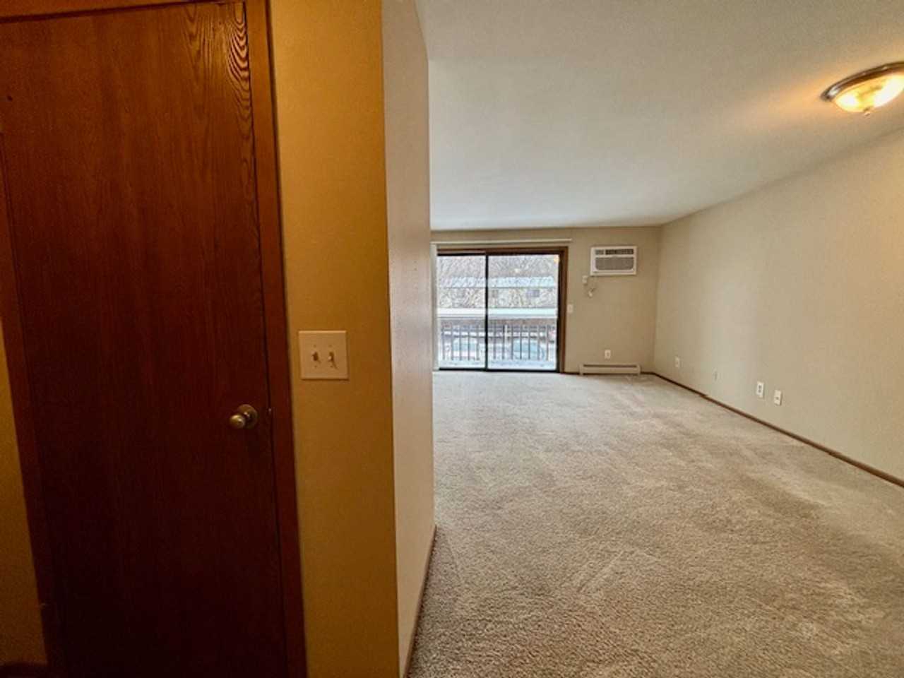 Pinery Woods Apartments - Photo 2 of 18