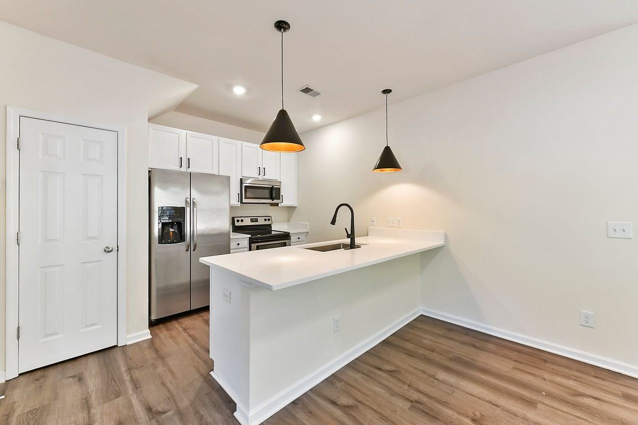 4231 Lotts Pl - Photo 3 of 31