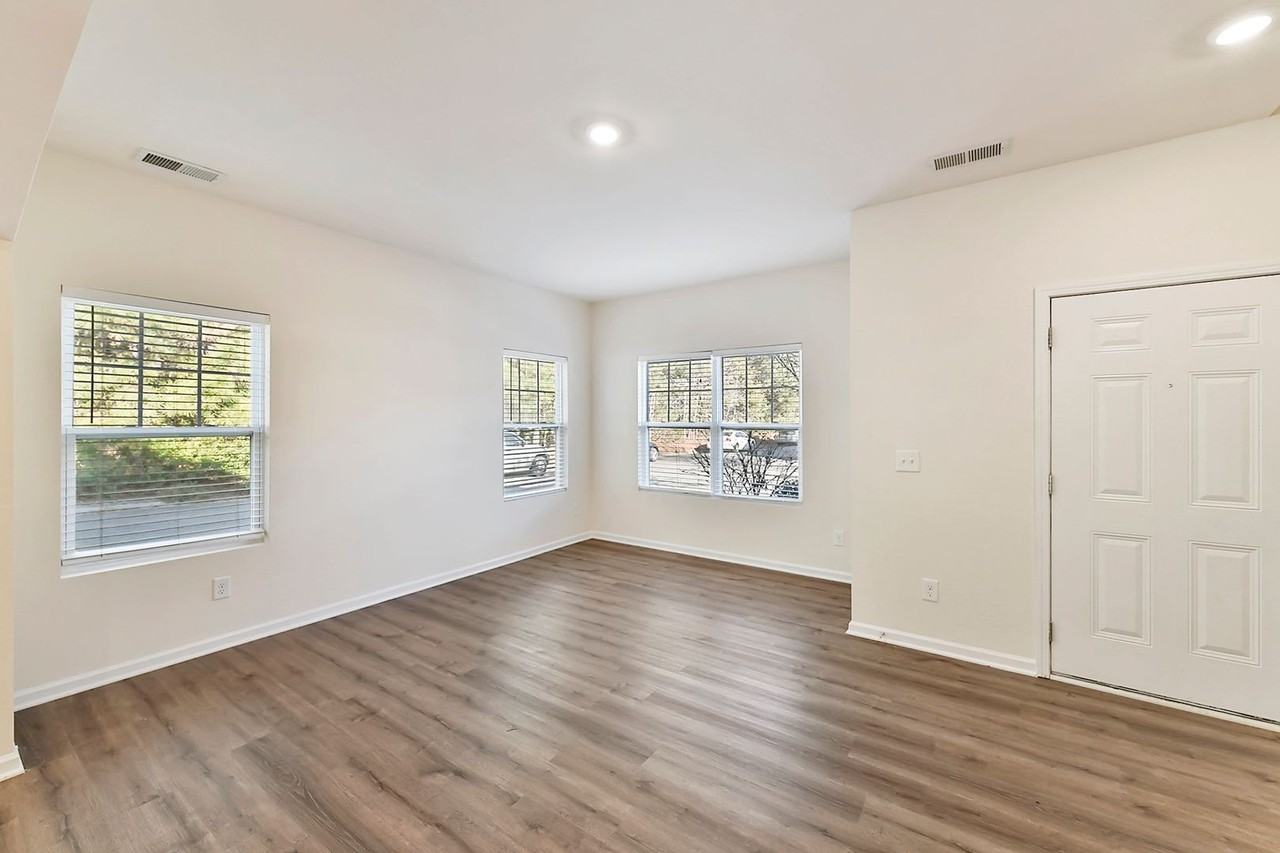 4231 Lotts Pl - Photo 7 of 31