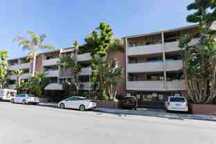 West Knoll Plaza Apartments - Photo 1 of 1