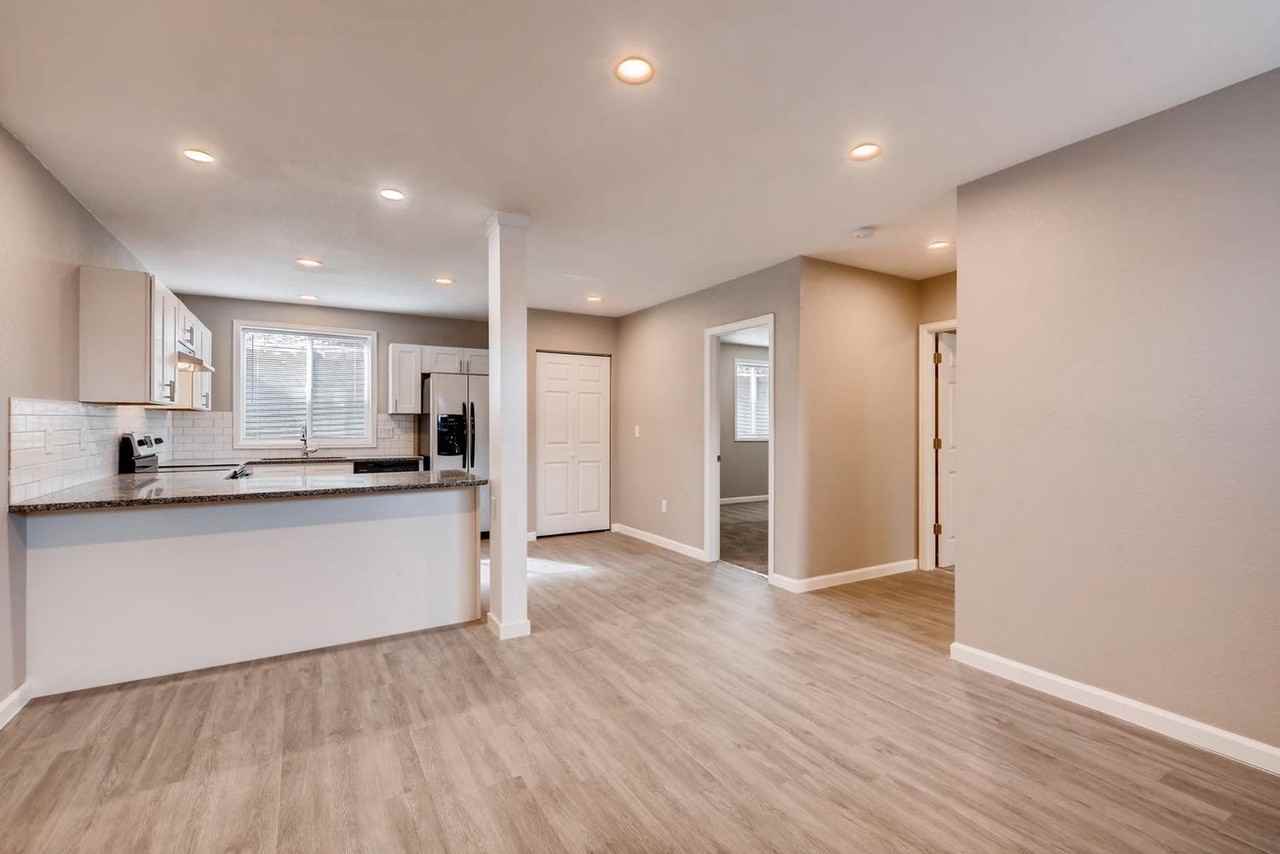 5421 Alcott St - Photo 7 of 10