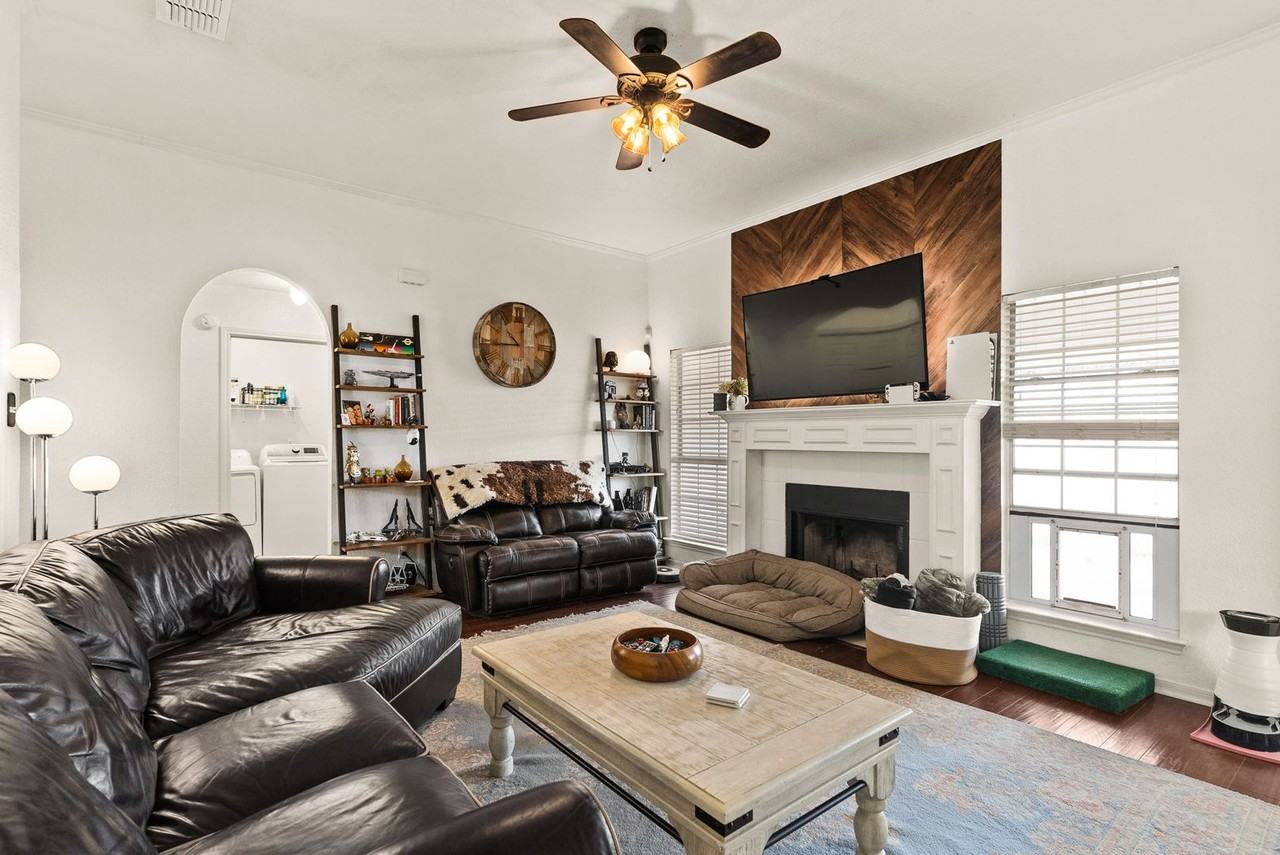 4129 Fawn Dr - Photo 3 of 16