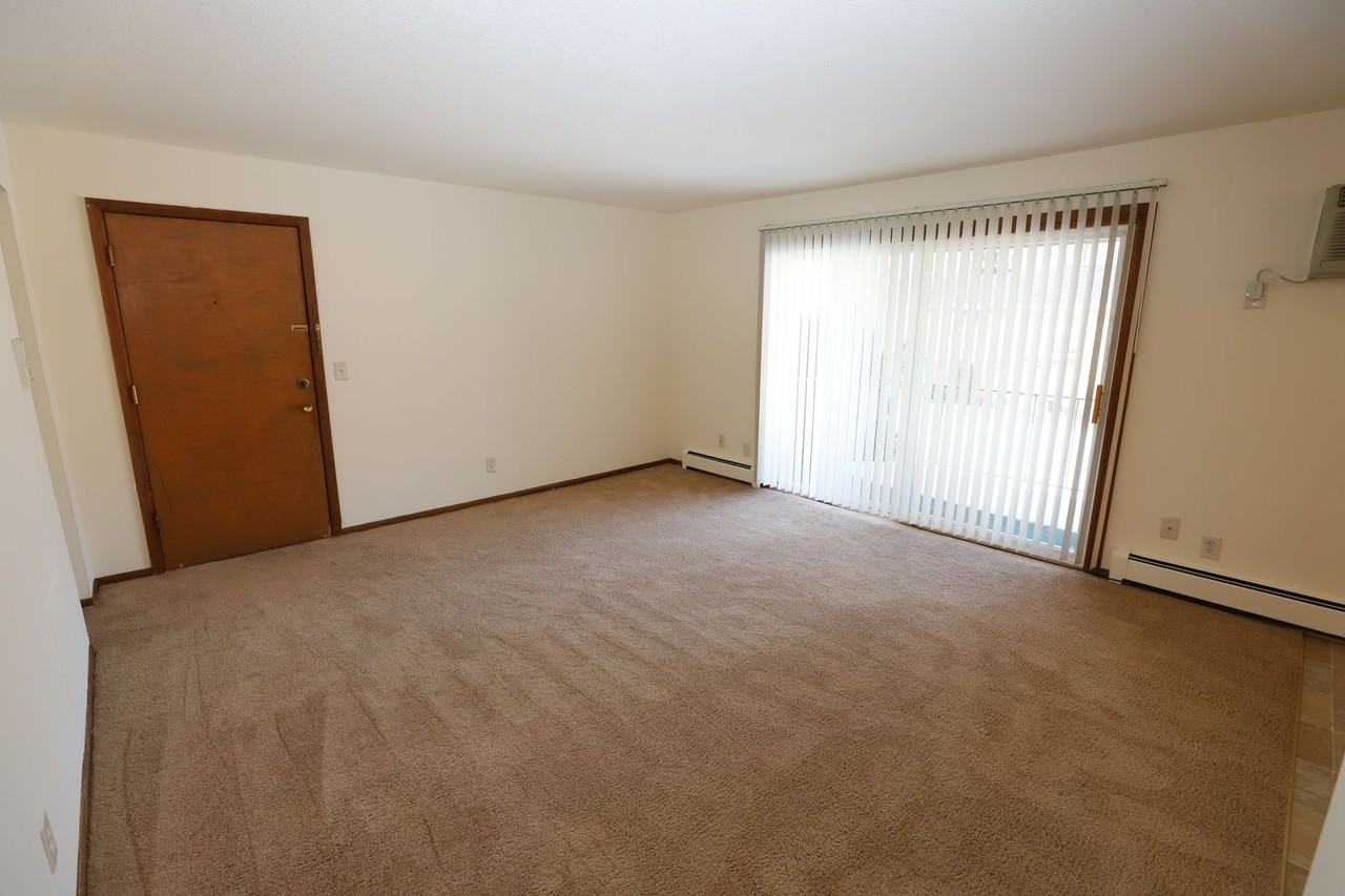 10000 Morgan Ave Apartments - Photo 7 of 18
