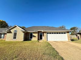 featured image of 1424 Winchester Dr