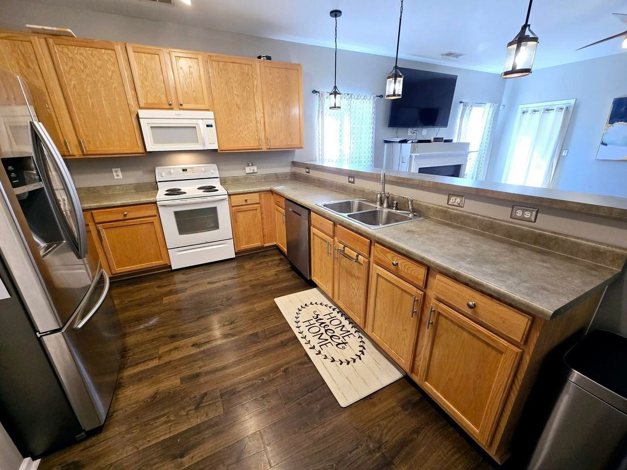 1301 Birkdale Cir - Photo 5 of 28