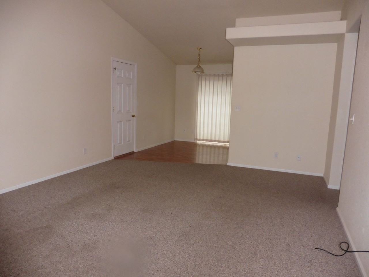 1625 Rolling Hills Rd - Photo 3 of 5