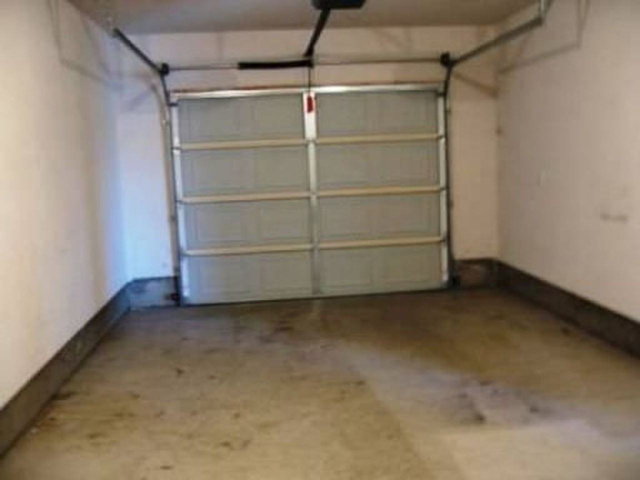 1625 Rolling Hills Rd - Photo 4 of 5