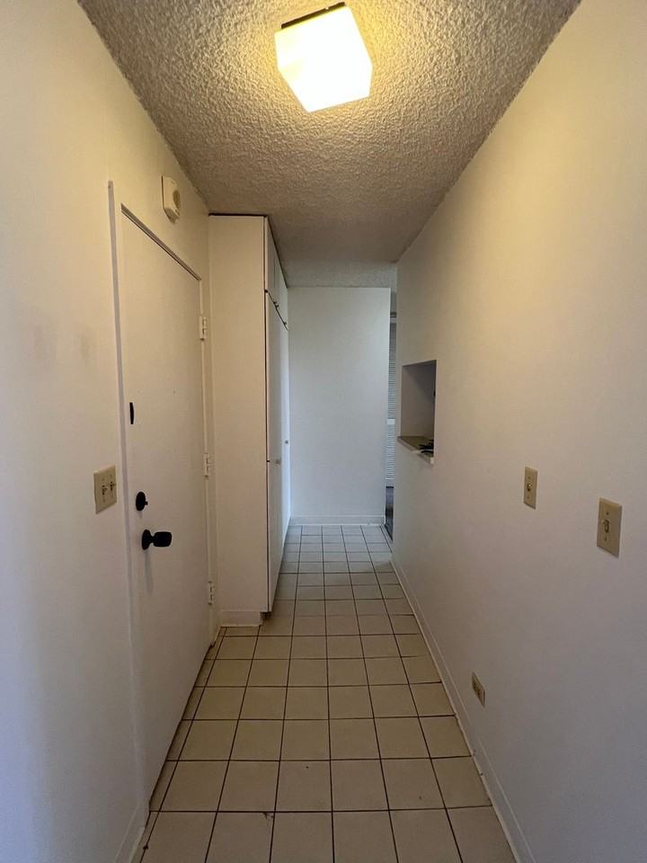 920 Ward Ave #7H - Photo 4 of 19