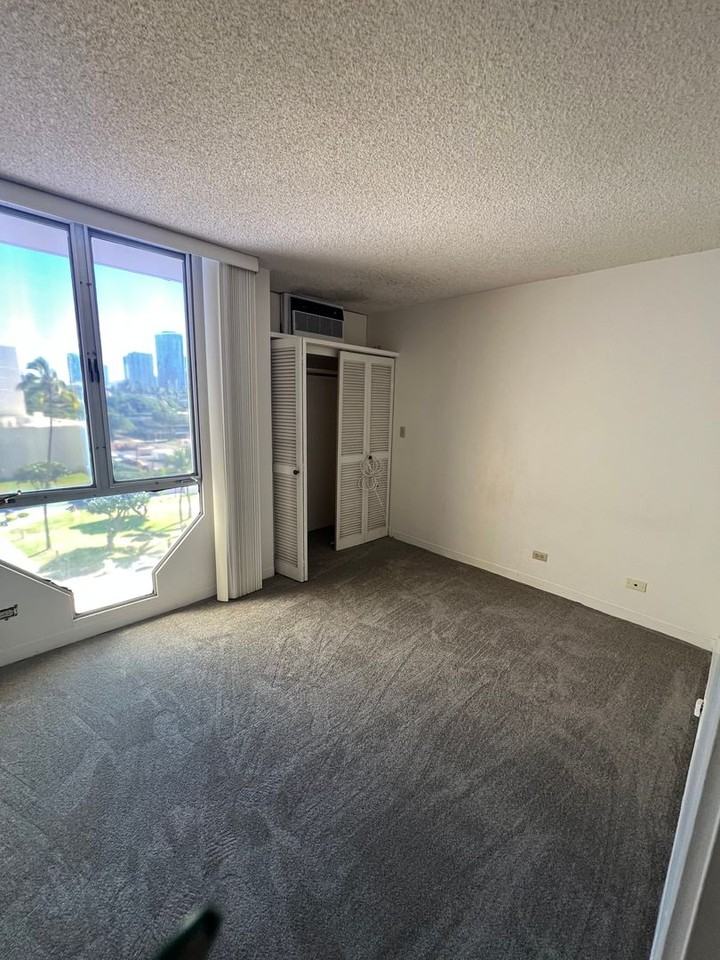 920 Ward Ave #7H - Photo 6 of 19