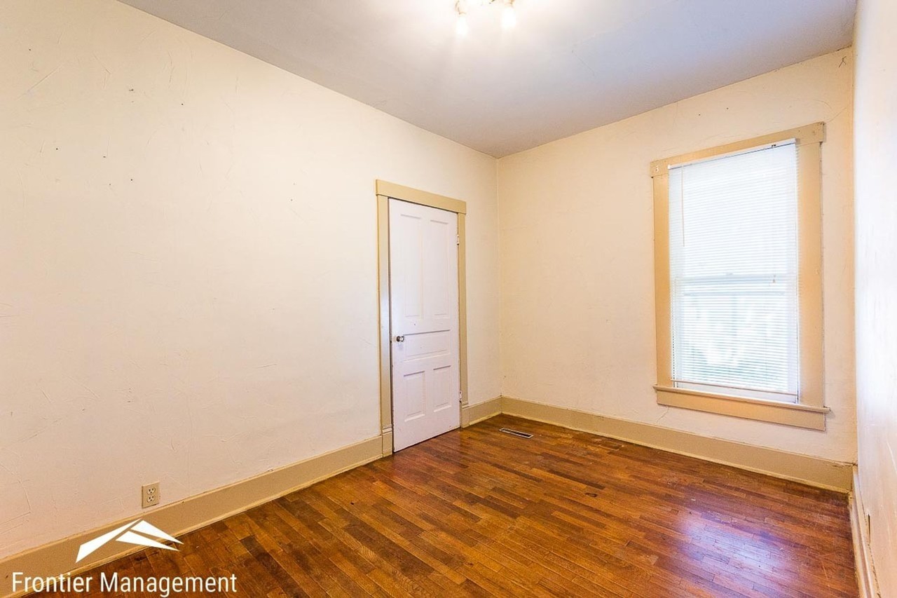 925 Osage Street - Photo 3 of 13