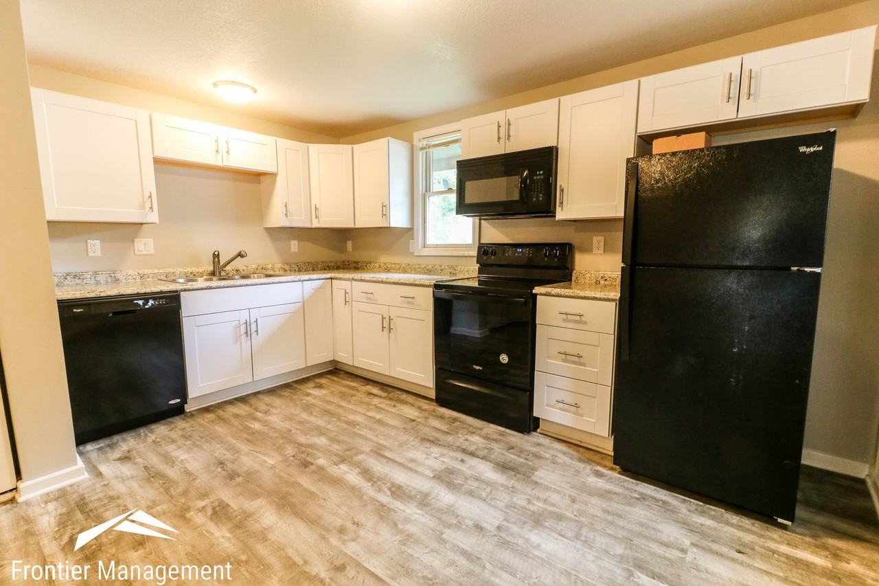 610 N 5th St - Photo 4 of 8