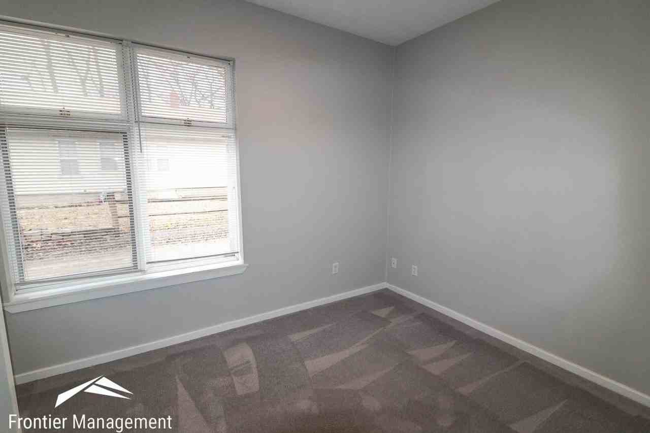 610 N 5th St - Photo 6 of 8