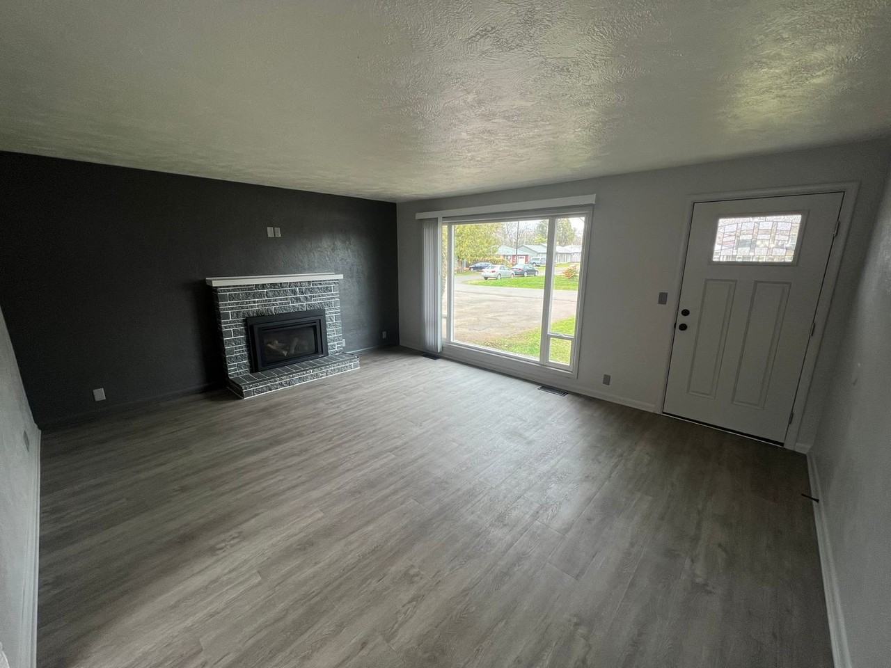 256 Mize Rd Se - Photo 3 of 23