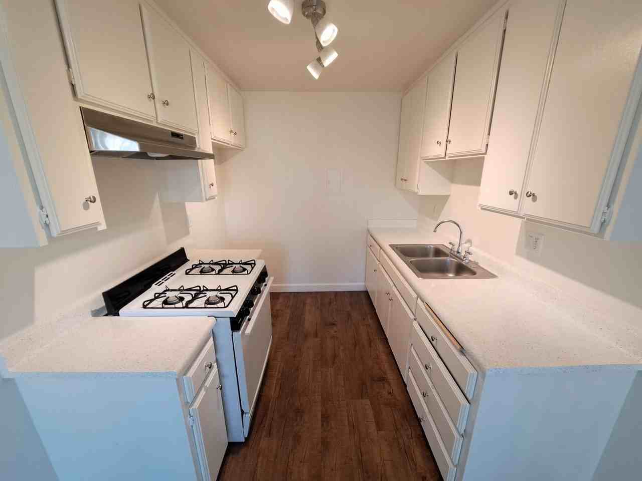 Brittany Apartments - Photo 5 of 10