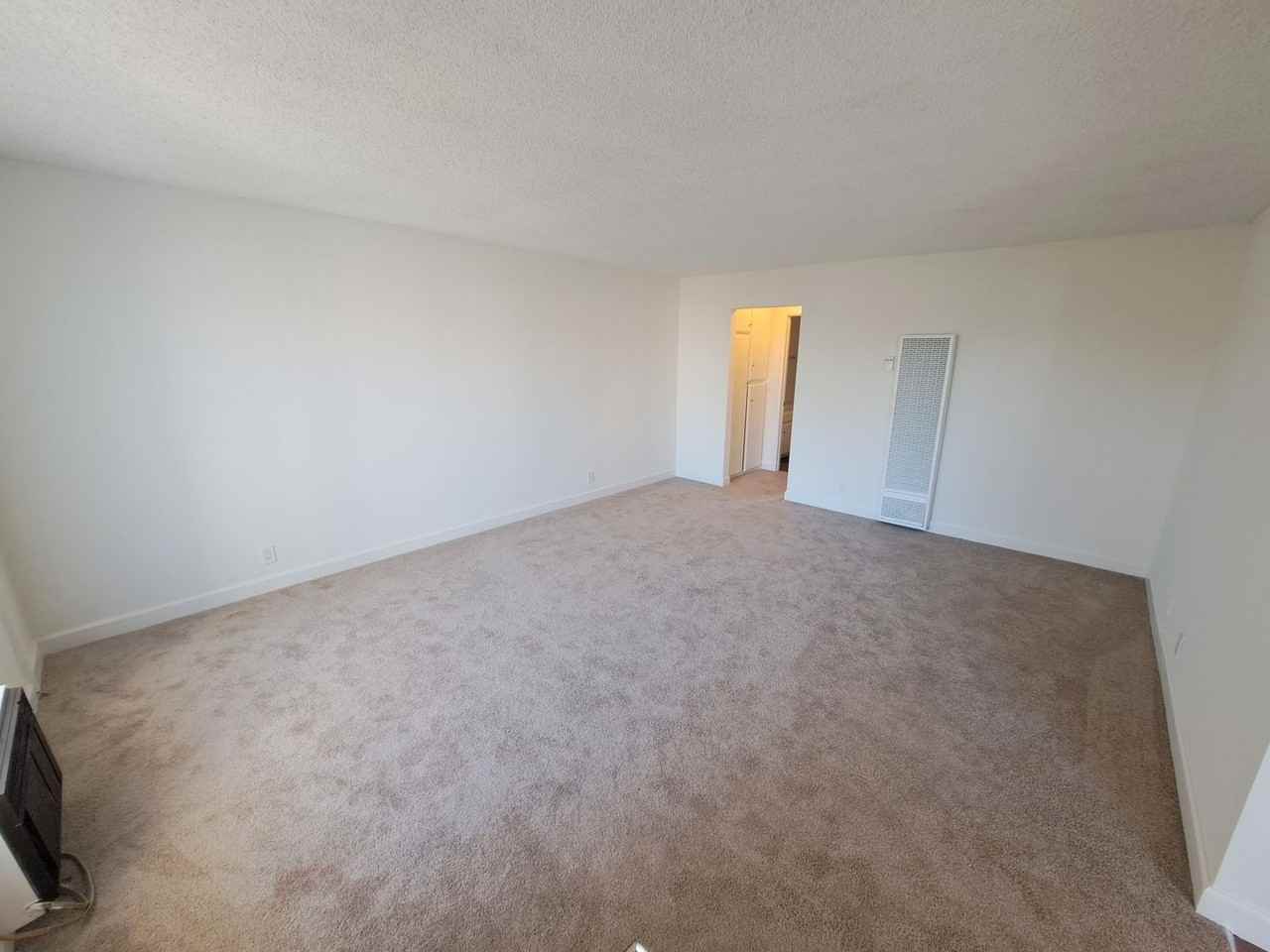 Brittany Apartments - Photo 6 of 10