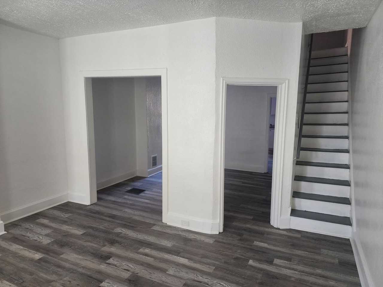 9 W 29th St - Photo 3 of 18