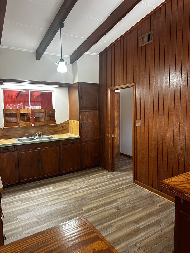 3322 Terrace Dr - Photo 2 of 9