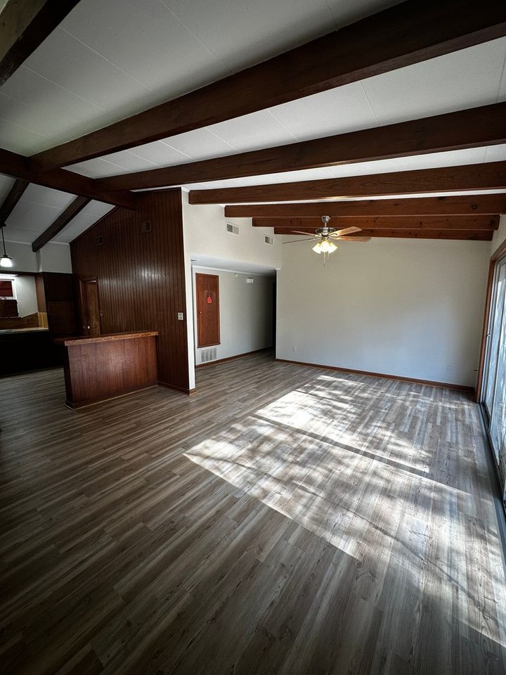 3322 Terrace Dr - Photo 3 of 9