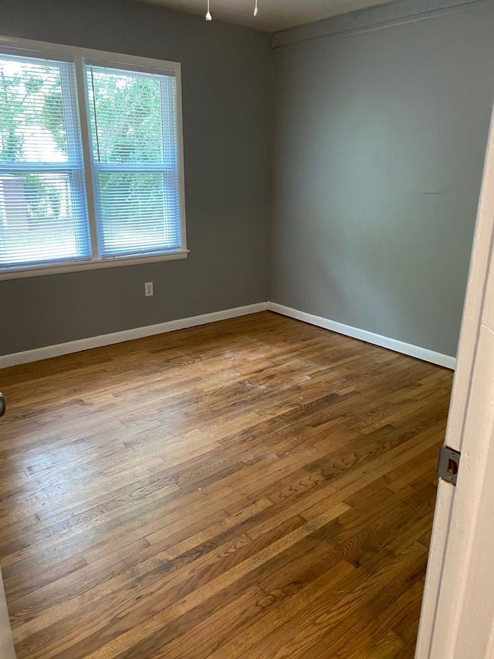 911 Buck Dr - Photo 3 of 11