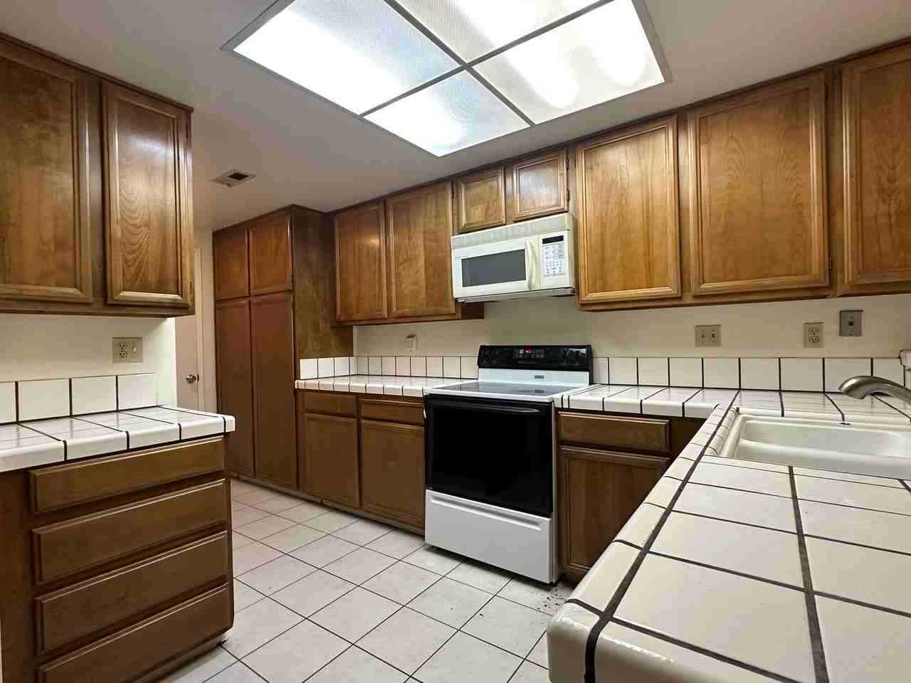 3669 Rocky Creek Ct - Photo 3 of 18