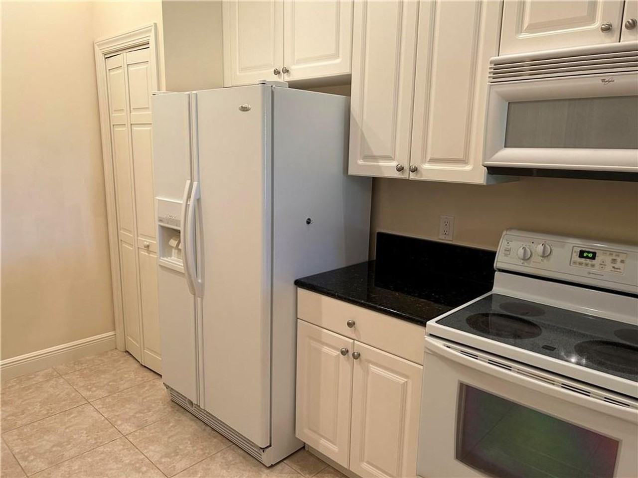 4314 Cross Ct - Photo 4 of 12