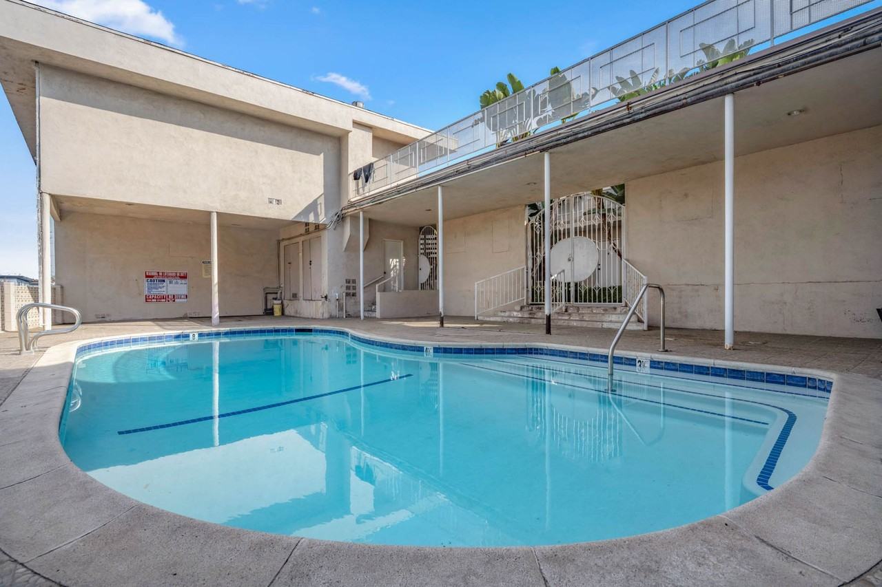 815 Victor Ave - Photo 6 of 8