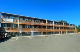 Carriage House Apartments - Photo 1 of 1