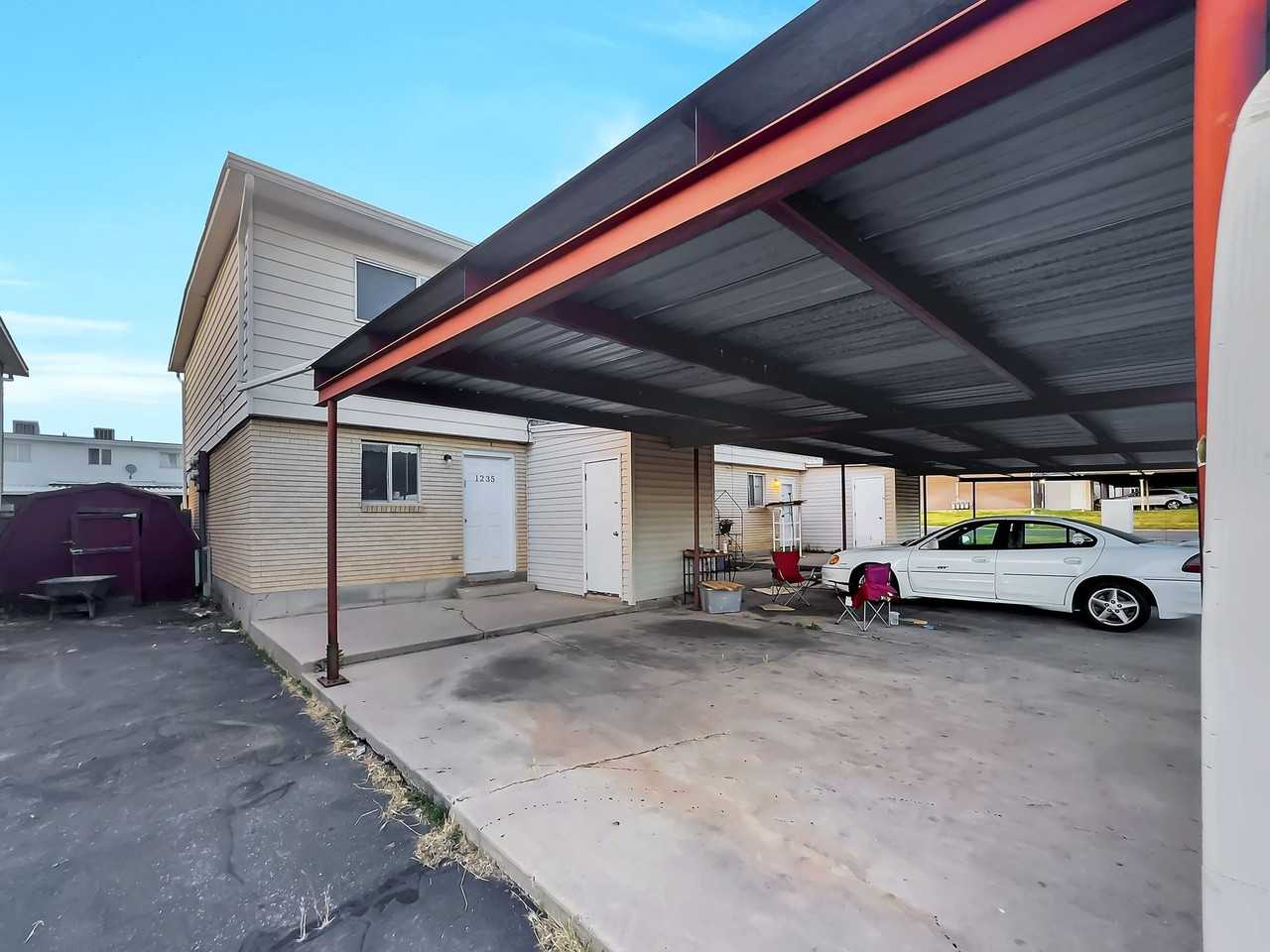 Gordon 4-Plex- 1235 - Photo 3 of 15